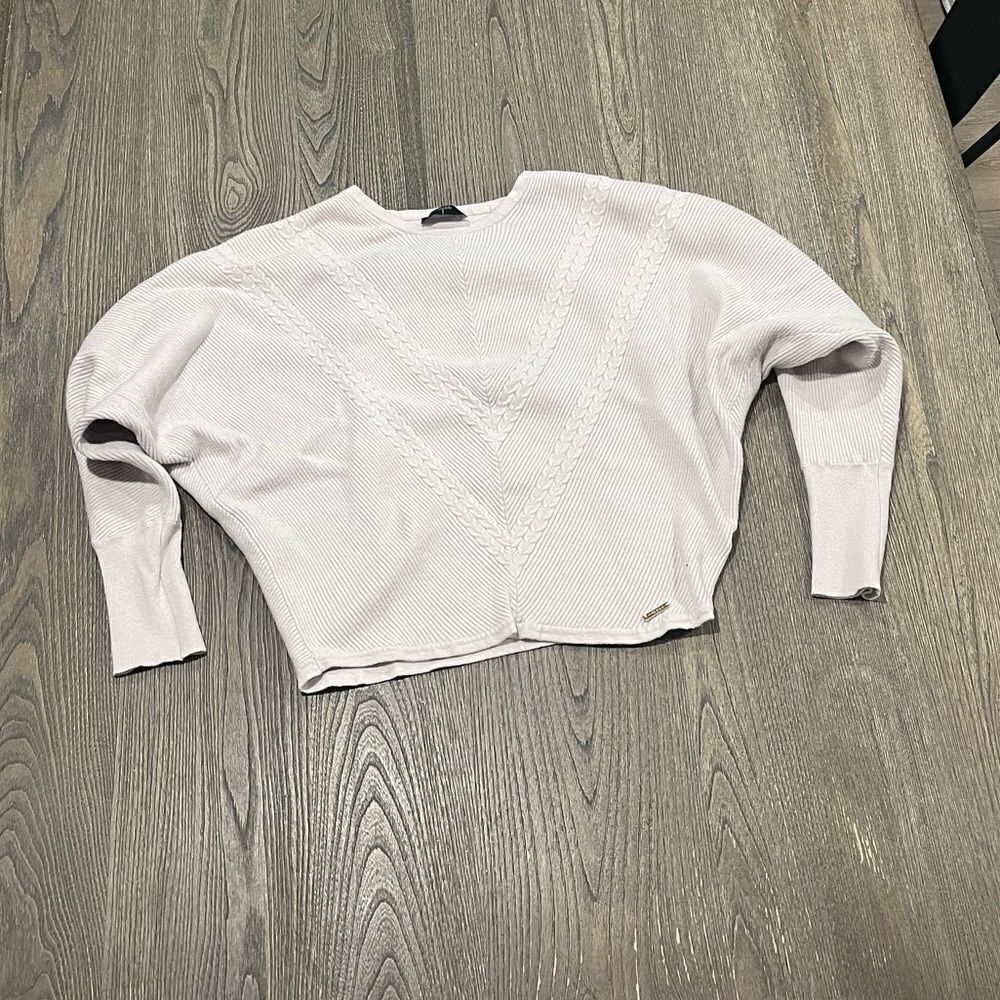 T Tahari Cream Ribbed Knit Batwing Cropped Crew Neck Sweater Size S